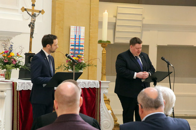 Dialogpredigt von Oberkirchenrat Sebastian Groß (links) und Oberkirchenrat Hauke Smoor (rechts)