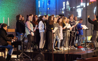 Musikwerkstatt von Kirchenmusik und Popkonzept in der Ev.-Luth. Kirche in Oldenburg in der Oldenburger Versöhnungskirche.