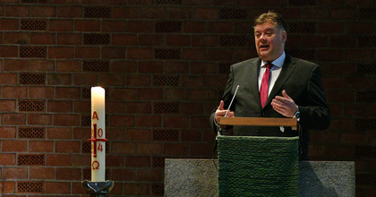 Der Vizepräsident des Niedersächsischen Landtags, Jens Nacke (CDU), hat in einem Gottesdienst  an die Bedeutung des Grundgesetzes für das Zusammenleben der Menschen erinnert. 