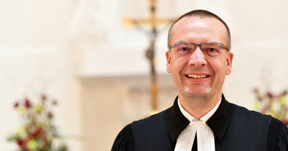 Während Weihnachten das Herz wärme, verwandle Ostern die Welt, betonte der Oldenburger Bischof Thomas Adomeit in seiner Predigt am Ostersonntag in der Oldenburger St.-Lamberti-Kirche.