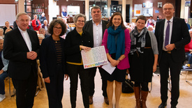 Bekannten sich anlässlich des Reformationstages klar zur Demokratie: Weihbischof Wilfried Theising (v.l.), Carola Schede, Claudia Lehnort, Carsten Feist, Gabriela Kurth, Wiebke Breitenbach und Bischof Thomas Adomeit