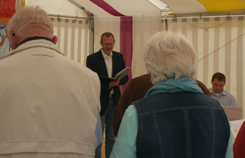 Heinrich Siefer vom Kardinal-von-Galen-Haus in Cloppenburg, gestaltete am Freitag eine Andacht in plattdeutscher Sprache.<br>