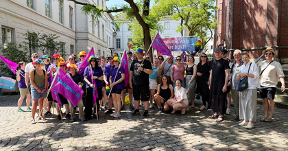 Ev.-Luth. Kirche in Oldenburg, ejo, ESG und Diakonie im Oldenburger Land setzten beim CSD 2026 in Oldenburg ein sichtbares Zeichen für Menschenrechte und die queere Community.