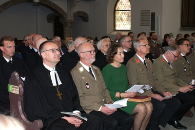 In der Oldenburger Garnisonkirche führten die Johanniter im Landesverband Niedersachsen/Bremen am Freitag, 3. Mai, ihren neuen stellvertretenden Landespfarrer Bischof Thomas Adomeit in sein Ehrenamt ein. 