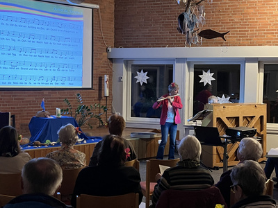 Dagmar Müller-Otschek (Querflöte) und ihr Mann Harald Otschek (Klavier) begleiteten den Gottesdienst in Ofen musikalisch.