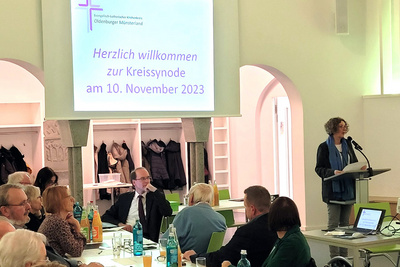 Kreispfarrerin Martina Wittkowski hält ihren Bericht. Foto: Kirchenkreis Oldenburger Münsterland/Carsten Homann