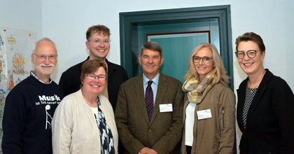 Neu gewählte Delegierte des Kirchenkreises für die 50. Synode der Ev.-Luth. Kirche in Oldenburg (von links nach rechts): Kantor Gebhard von Hirschhausen, Pfarrerin Susanne Stephan, Chris Schellstede, Jost Richter, Ellen Köncke, Kreispfarrerin Christiane Geerken-Thomas.