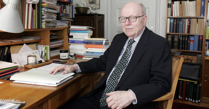Oberkirchenrat a.D. Prof. Dr. Rolf Schäfer.