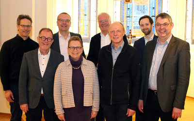 Treffen zum Austausch mit berufenen Mitgliedern der Synode (von links nach rechts): Prof. Dr. Michael Freitag, Dr. Bernd Sundermeier, Bischof Thomas Adomeit, Claudia Reetz, Oberkirchenrat Udo Heinen, Dr. Thomas Rieckhoff, Oberkirchenrat Sebastian Groß und Oberkirchenrat Lars Dede.